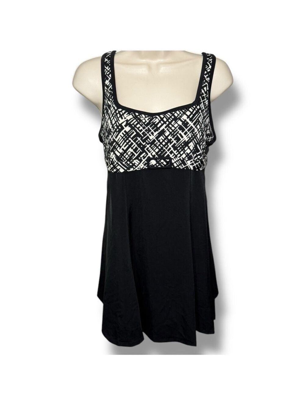 It Figures! Women’s Swim Dress Black White Size 10